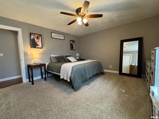 3300 Haviland Drive, Springfield, IL 62704