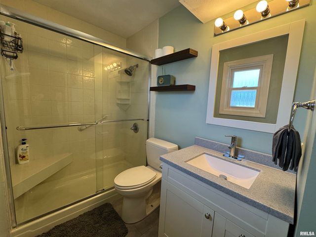 3300 Haviland Drive, Springfield, IL 62704