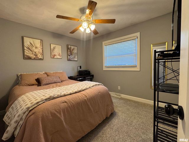 3300 Haviland Drive, Springfield, IL 62704