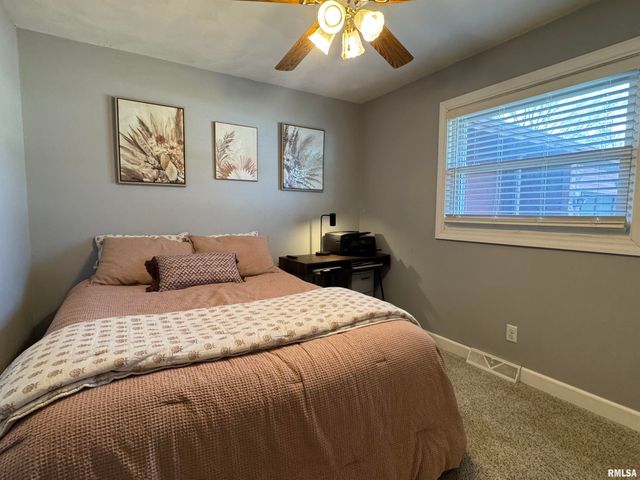 3300 Haviland Drive, Springfield, IL 62704