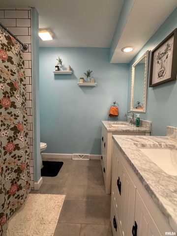 3300 Haviland Drive, Springfield, IL 62704