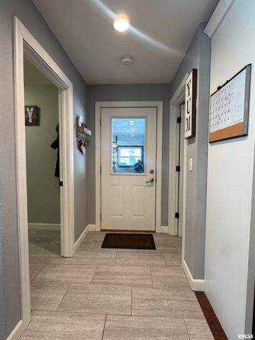 3300 Haviland Drive, Springfield, IL 62704