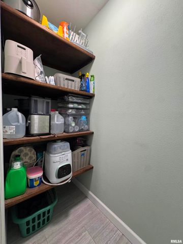 3300 Haviland Drive, Springfield, IL 62704