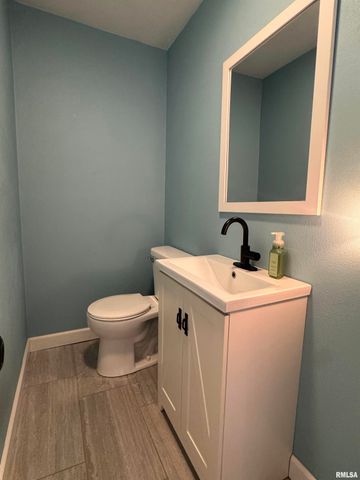 3300 Haviland Drive, Springfield, IL 62704