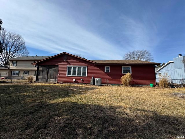 3300 Haviland Drive, Springfield, IL 62704