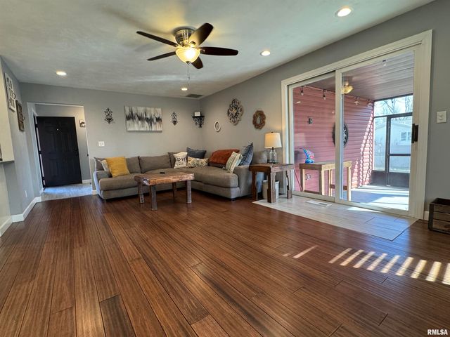 3300 Haviland Drive, Springfield, IL 62704