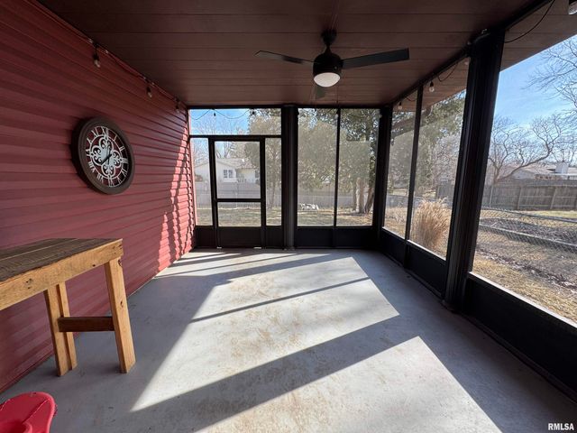 3300 Haviland Drive, Springfield, IL 62704