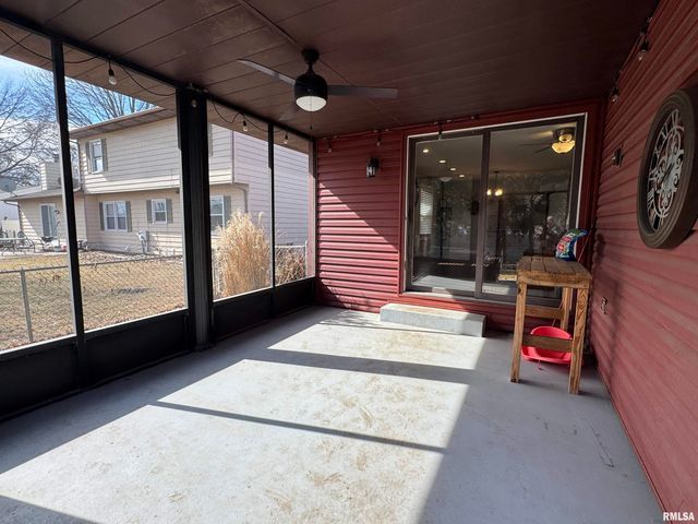 3300 Haviland Drive, Springfield, IL 62704