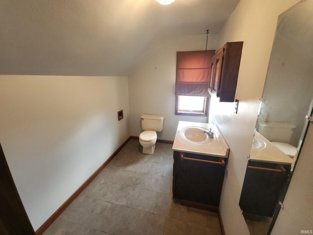 112 E Beckley Street, Royal Center, IN 46978