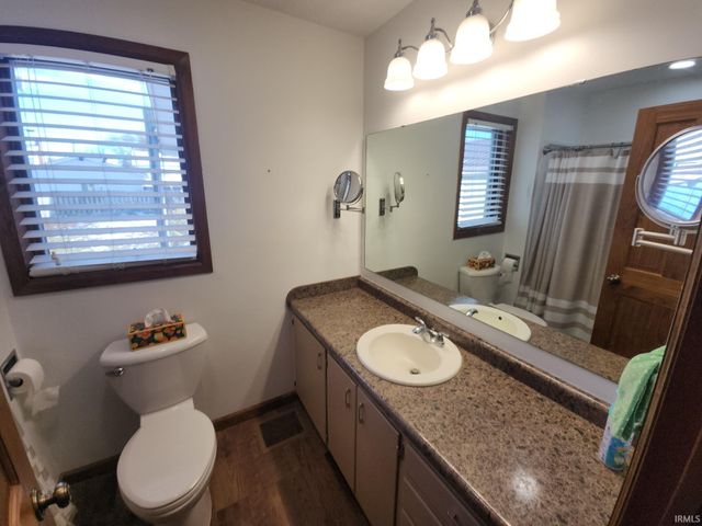 112 E Beckley Street, Royal Center, IN 46978