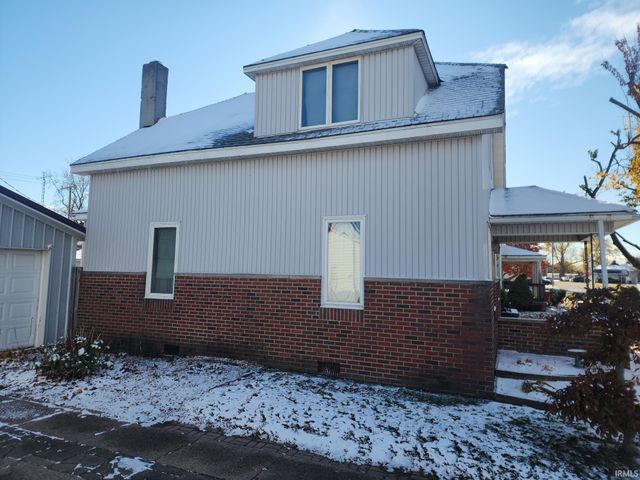 112 E Beckley Street, Royal Center, IN 46978