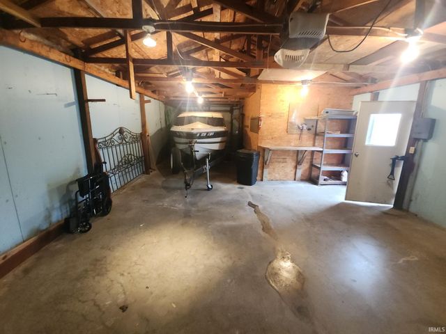 112 E Beckley Street, Royal Center, IN 46978