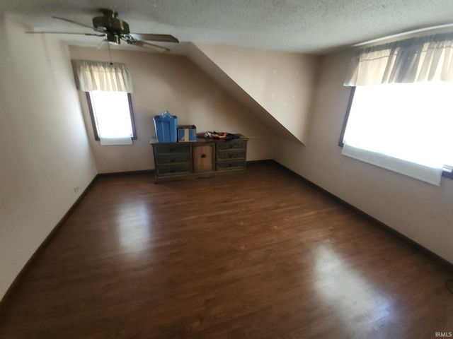 112 E Beckley Street, Royal Center, IN 46978