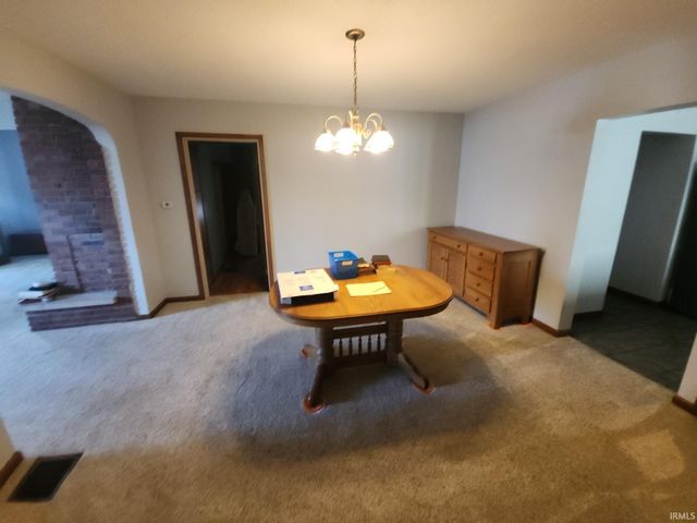 112 E Beckley Street, Royal Center, IN 46978