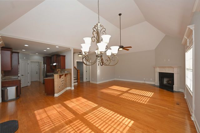 1056 Island Brook Dr, Hendersonville, TN 37075