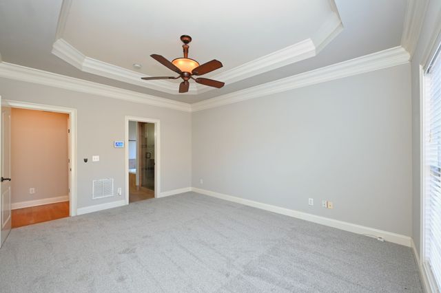 1056 Island Brook Dr, Hendersonville, TN 37075