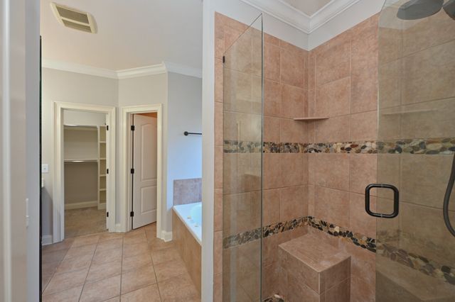 1056 Island Brook Dr, Hendersonville, TN 37075