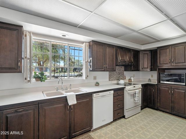 657 W ROOSEVELT Avenue, Coolidge, AZ 85128