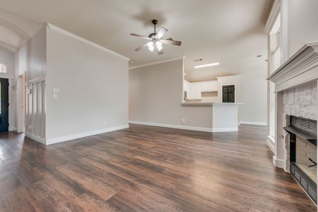 1820 Sand Stone Drive, Sanger, TX 76266