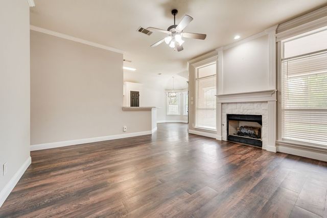 1820 Sand Stone Drive, Sanger, TX 76266