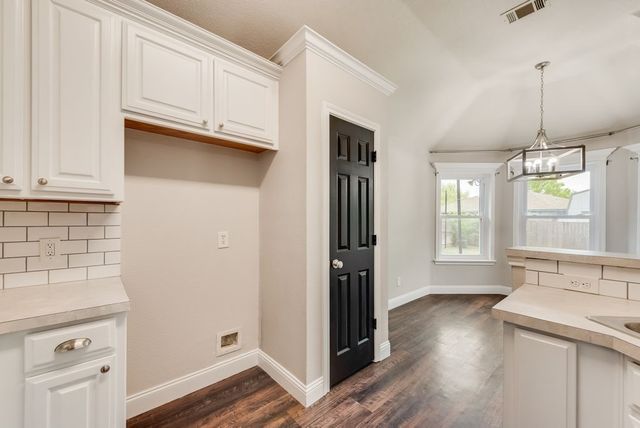 1820 Sand Stone Drive, Sanger, TX 76266