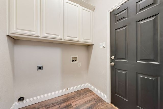 1820 Sand Stone Drive, Sanger, TX 76266