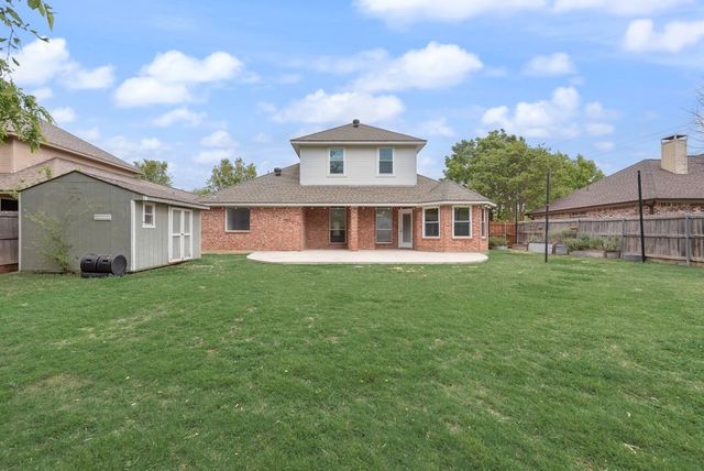 1820 Sand Stone Drive, Sanger, TX 76266