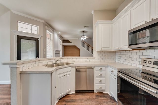 1820 Sand Stone Drive, Sanger, TX 76266