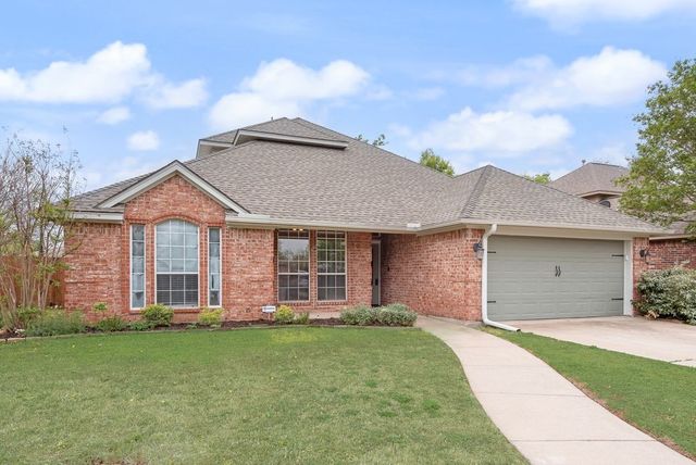 1820 Sand Stone Drive, Sanger, TX 76266