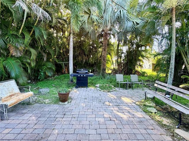 225 MAGNOLIA ROAD, Venice, FL 34293