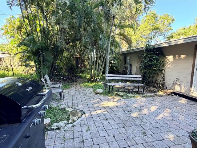225 MAGNOLIA ROAD, Venice, FL 34293