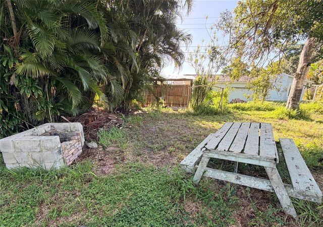 225 MAGNOLIA ROAD, Venice, FL 34293