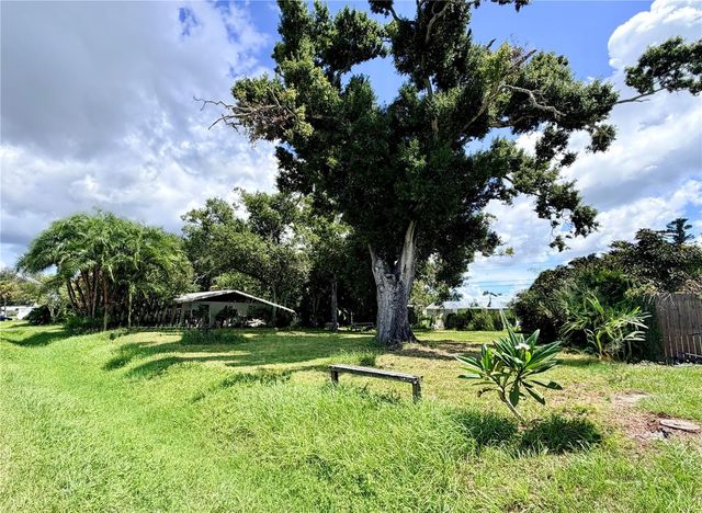 225 MAGNOLIA ROAD, Venice, FL 34293