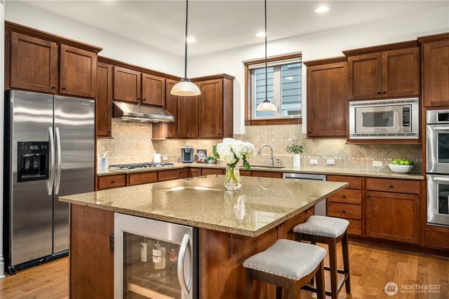 2884 258th Place SE, Sammamish, WA 98075