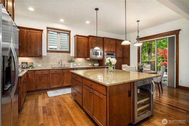 2884 258th Place SE, Sammamish, WA 98075