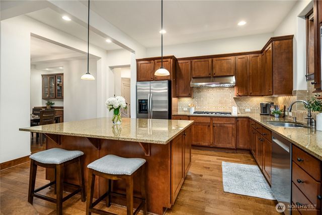 2884 258th Place SE, Sammamish, WA 98075