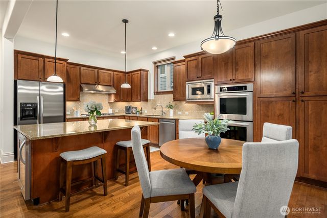 2884 258th Place SE, Sammamish, WA 98075