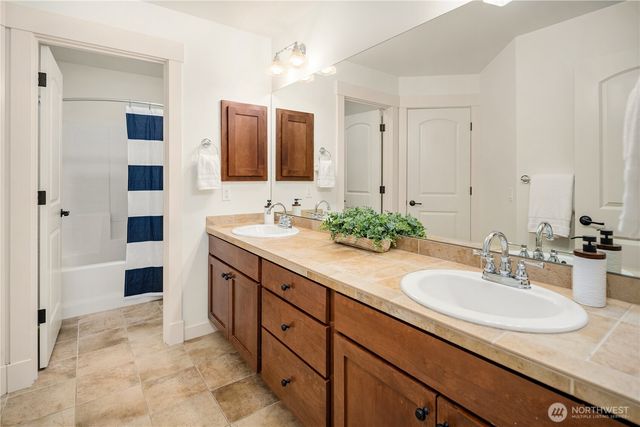 2884 258th Place SE, Sammamish, WA 98075