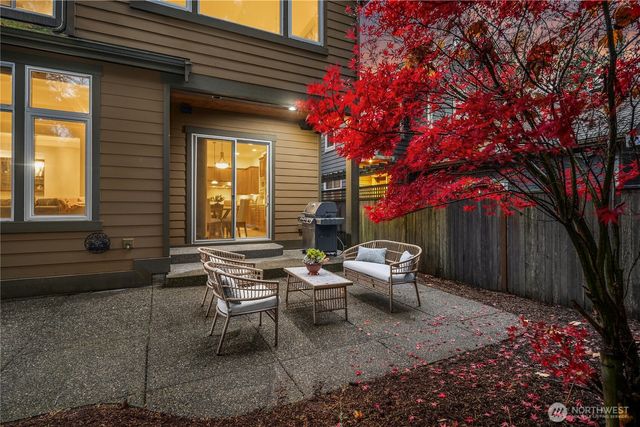 2884 258th Place SE, Sammamish, WA 98075