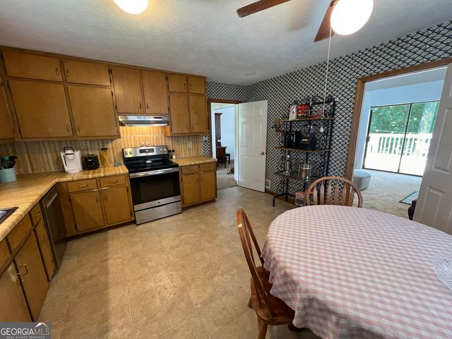 394 Ansley Brook Drive, Lawrenceville, GA 30044