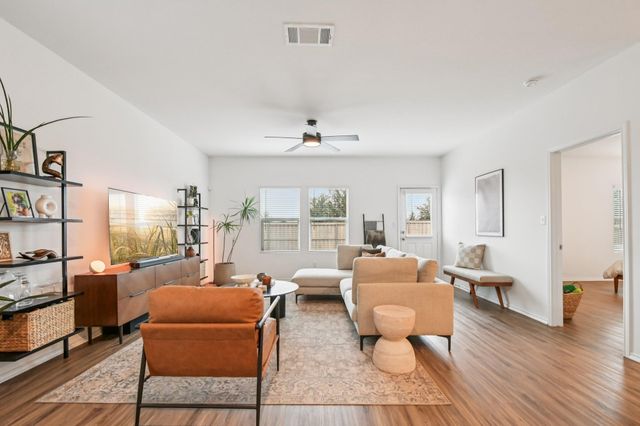 117 Badillo WAY, Bastrop, TX 78602