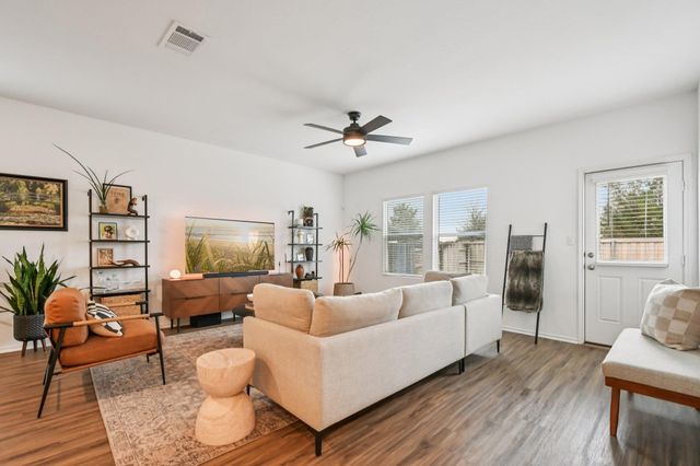 117 Badillo WAY, Bastrop, TX 78602