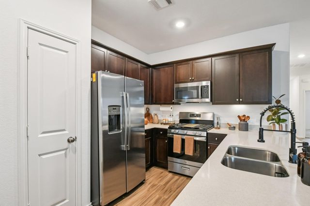 117 Badillo WAY, Bastrop, TX 78602