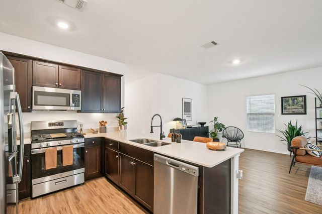 117 Badillo WAY, Bastrop, TX 78602