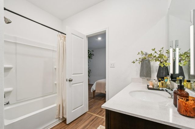 117 Badillo WAY, Bastrop, TX 78602