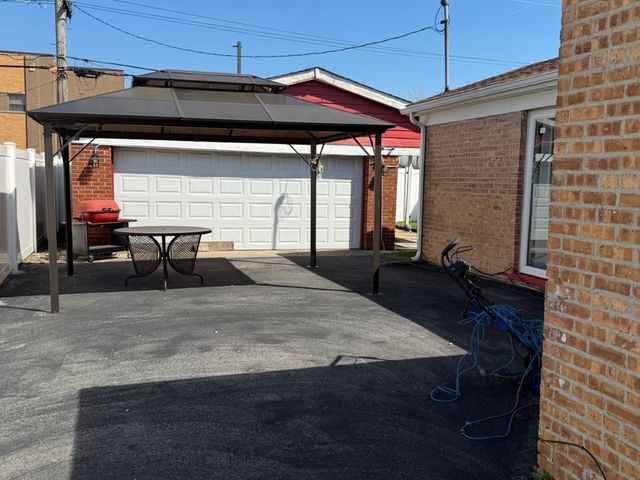 15541 6th Avenue, Phoenix, IL 60426