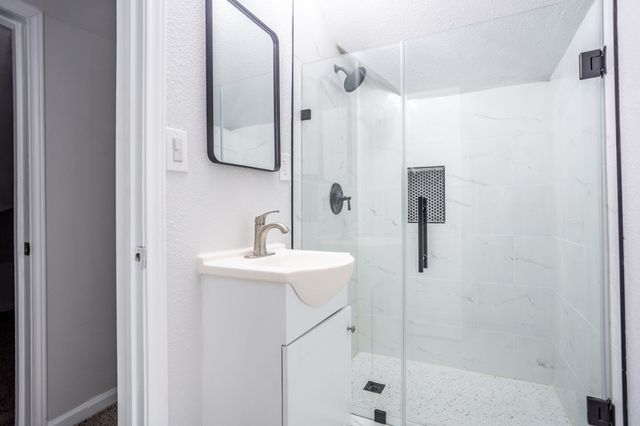 527 S Clinton Avenue, Dallas, TX 75208