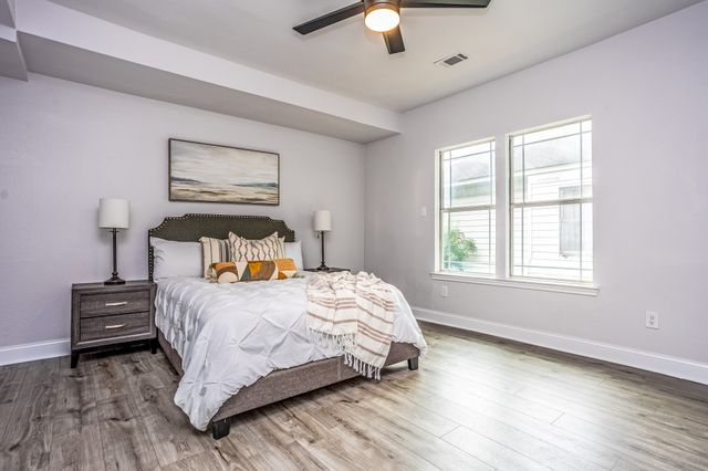 527 S Clinton Avenue, Dallas, TX 75208