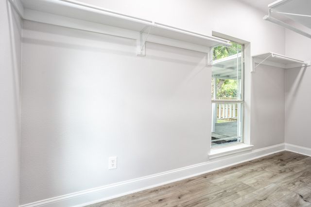 527 S Clinton Avenue, Dallas, TX 75208