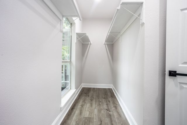 527 S Clinton Avenue, Dallas, TX 75208